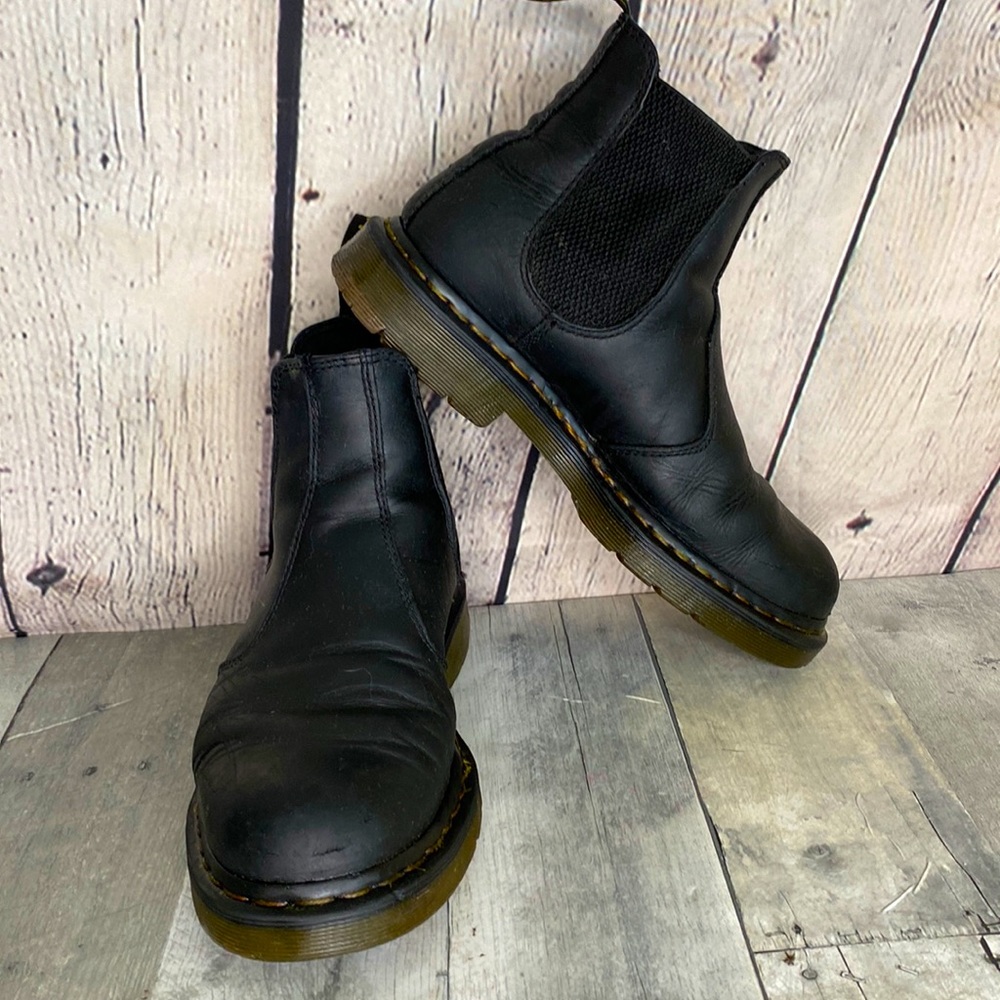 DR. MARTENS Chelsea Boots 2976